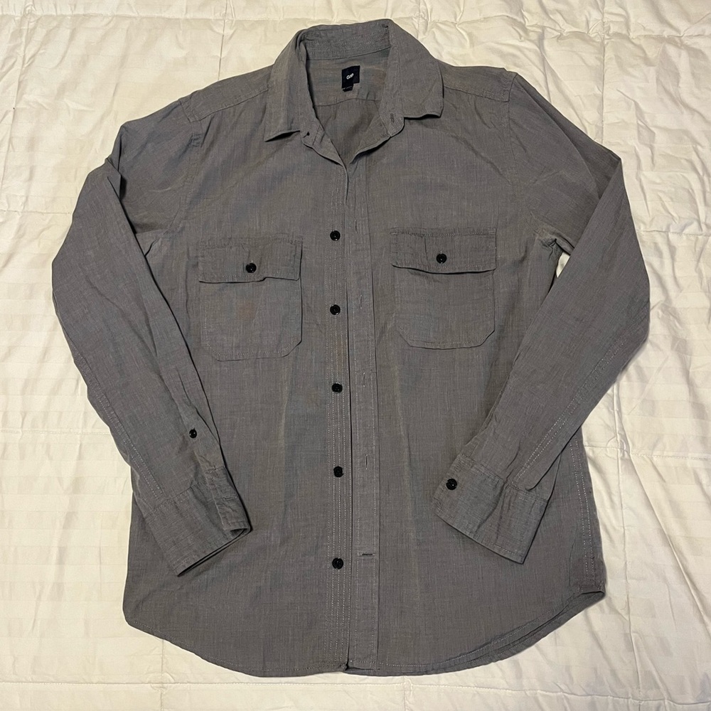 Gap long sleeve causal button up gray medium shirt